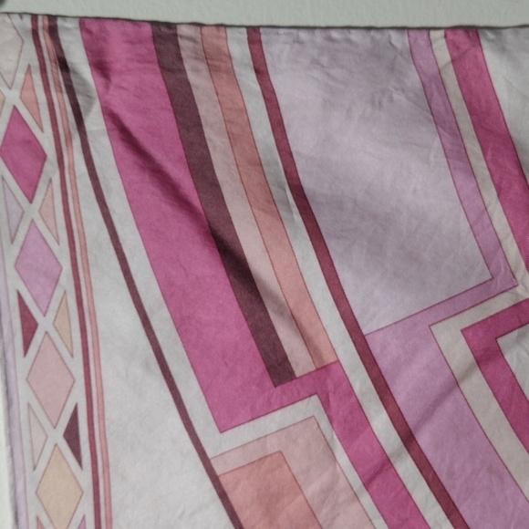 Kiwanda Colorful Pink Design Small Scarf, Bandana, Square, Wrap 17x17 inches - Picture 7 of 9